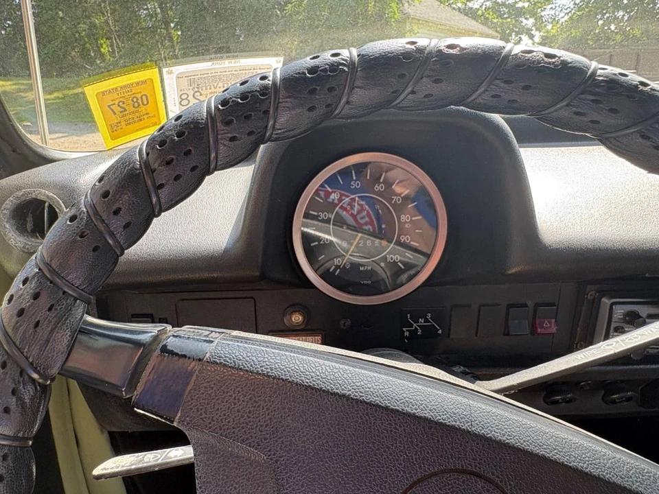 1973 Volkswagen Super Beetle - Image 8 of 11