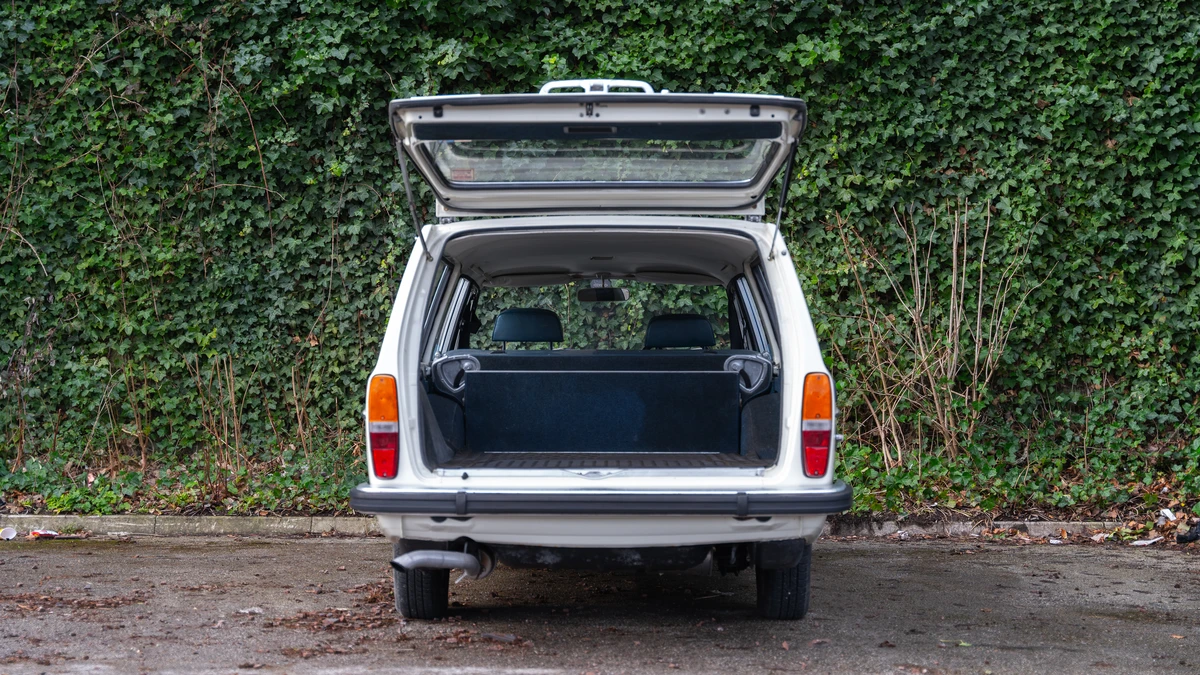 1973 Volvo 145 - Image 11 of 30