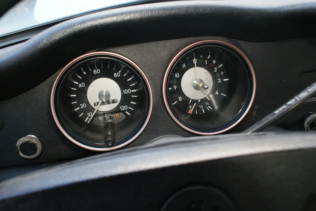 Volkswagen Karmann Ghia Type 14 - Image 4 of 6