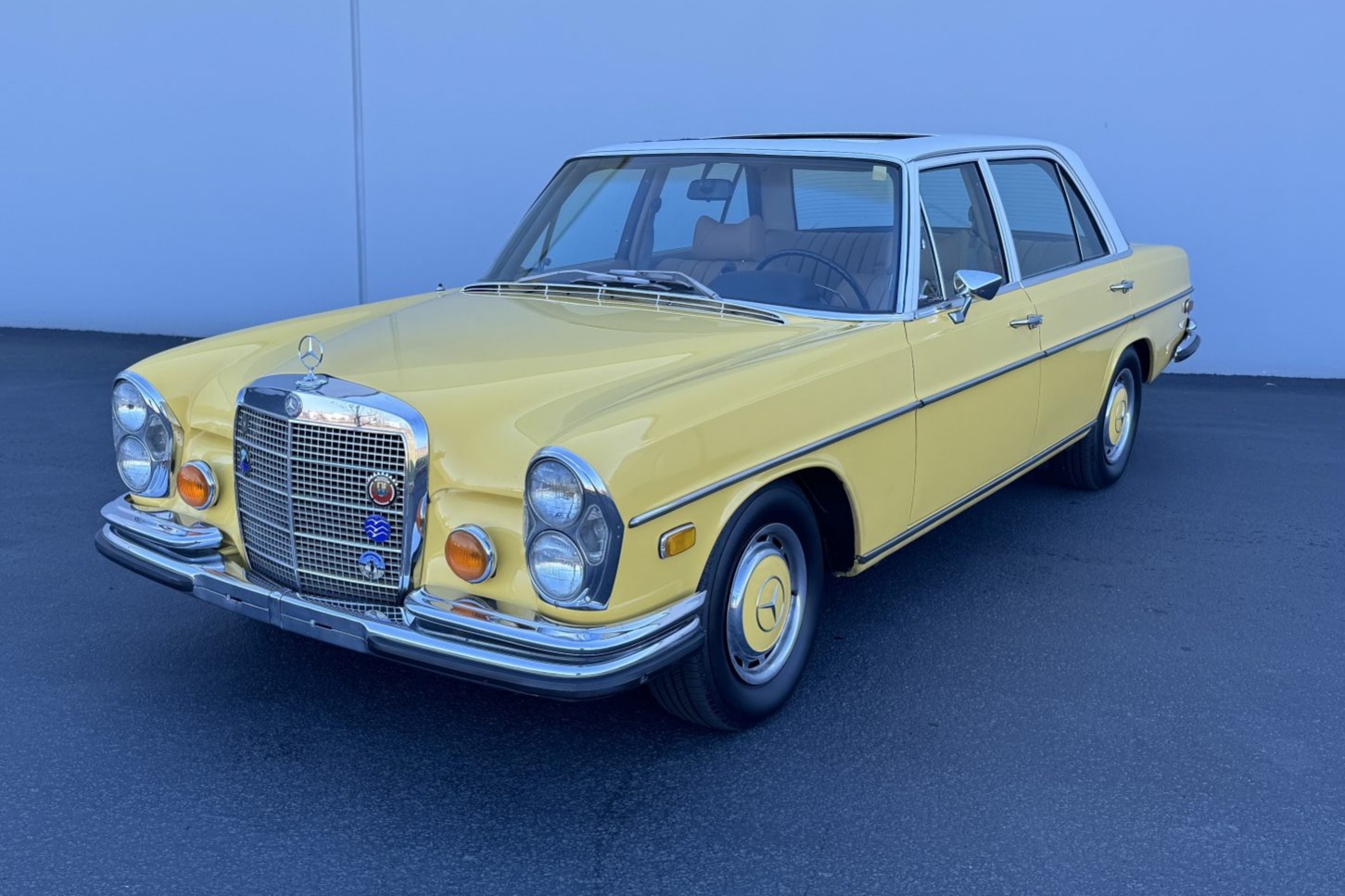 1973 Mercedes-Benz 280SEL 4.5 Sedan