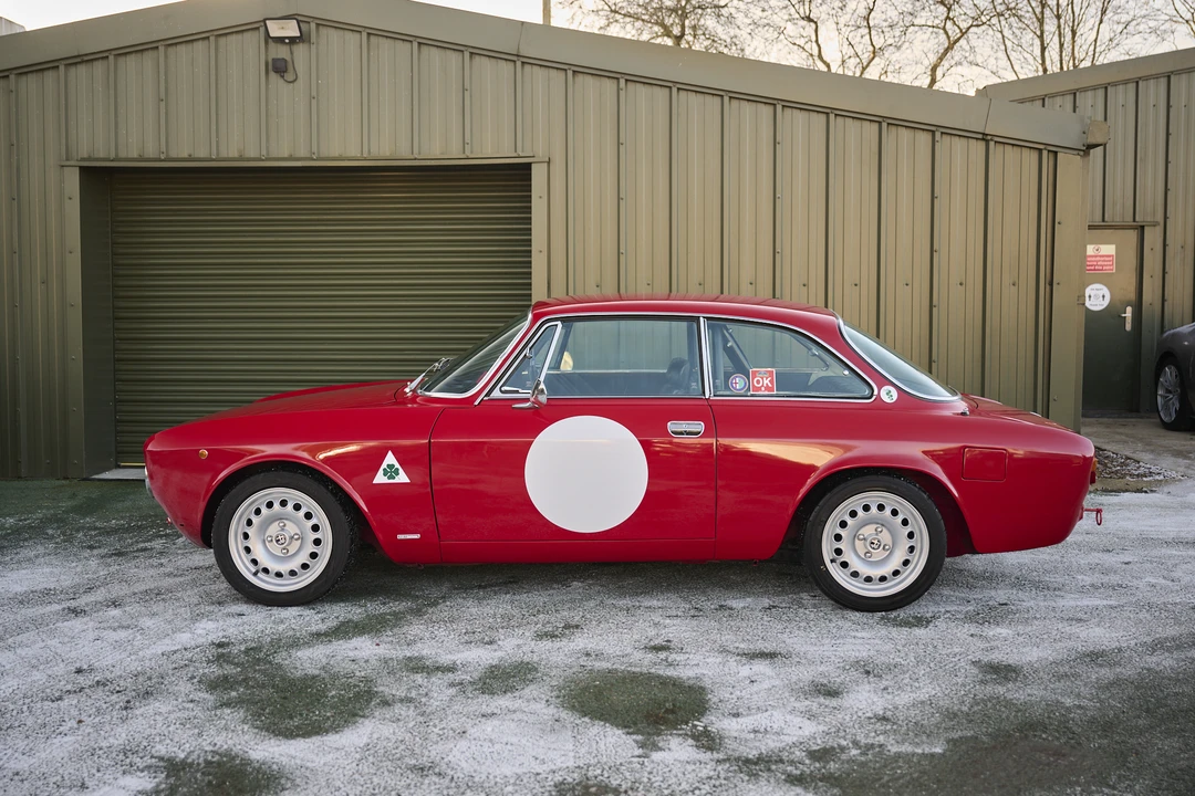 1974 Alfa Romeo 2000 GT Veloce - Image 13 of 31