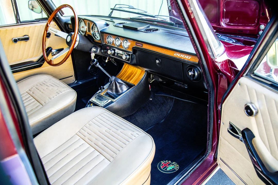 1974 Alfa Romeo 2000 GT Veloce - Image 13 of 31