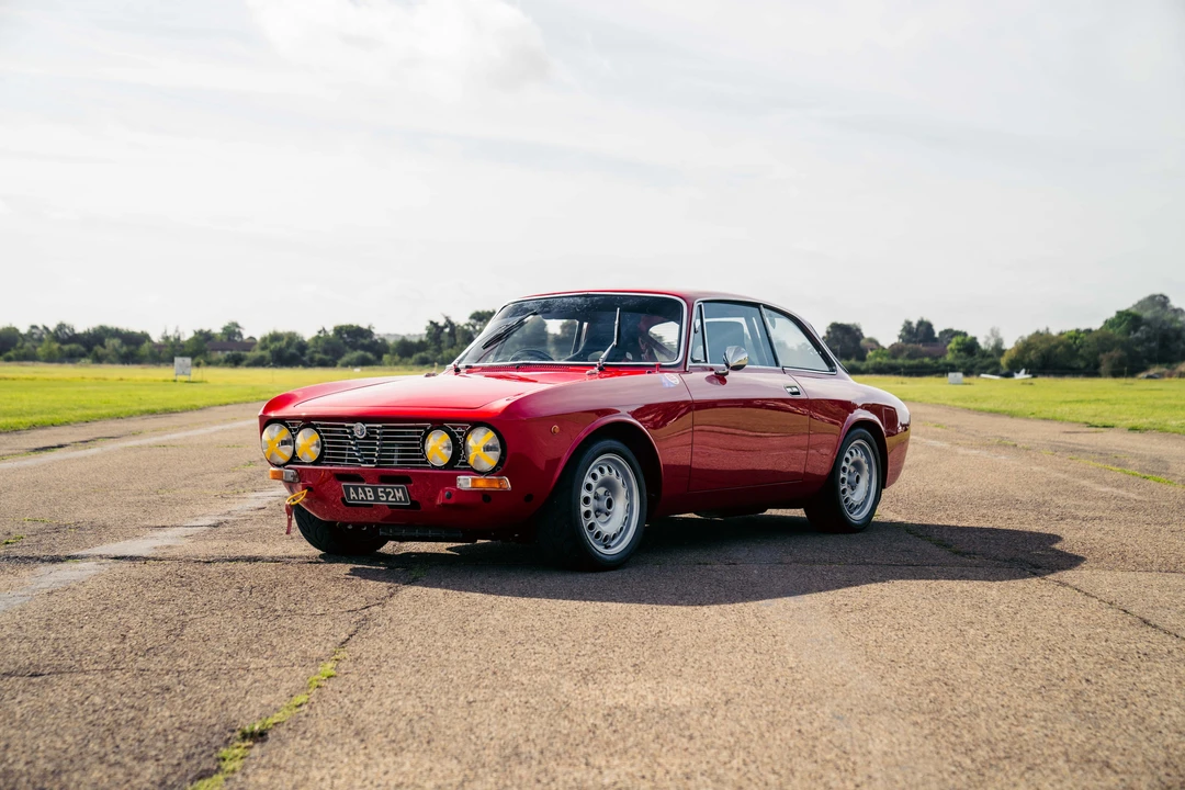 1974 Alfa Romeo 2000 GT Veloce - Image 4 of 31
