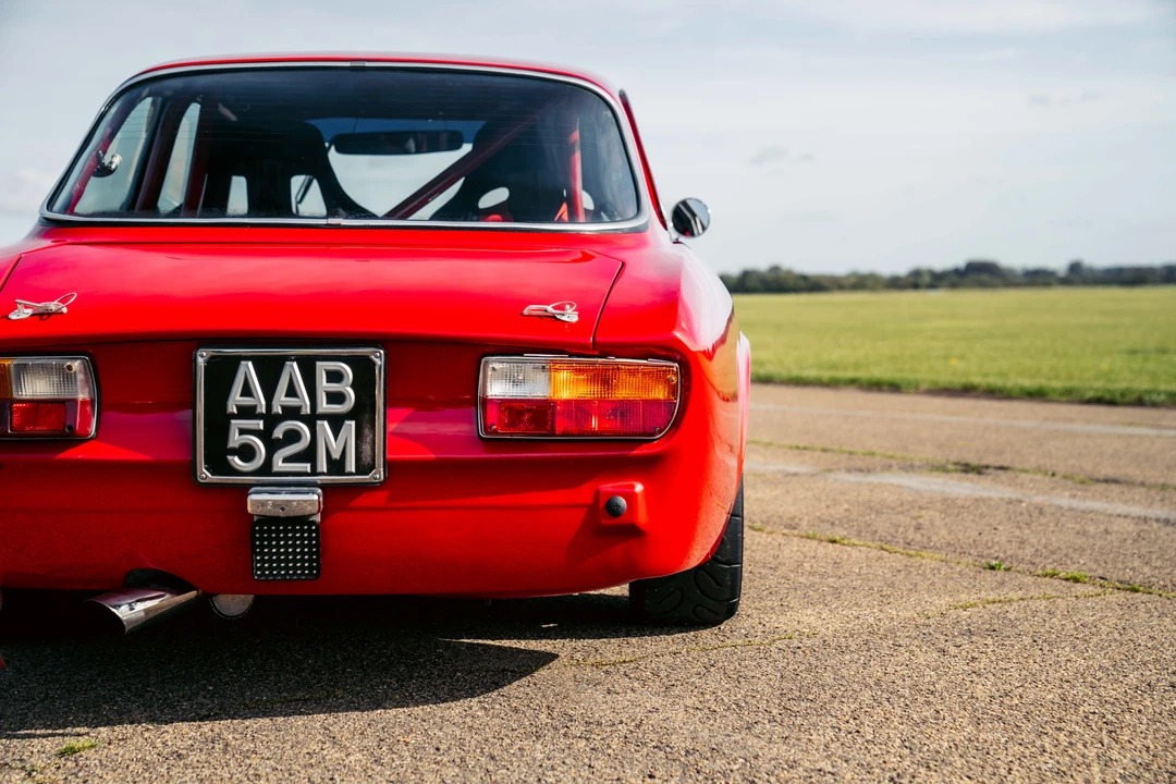 1974 Alfa Romeo 2000 GT Veloce - Image 11 of 31