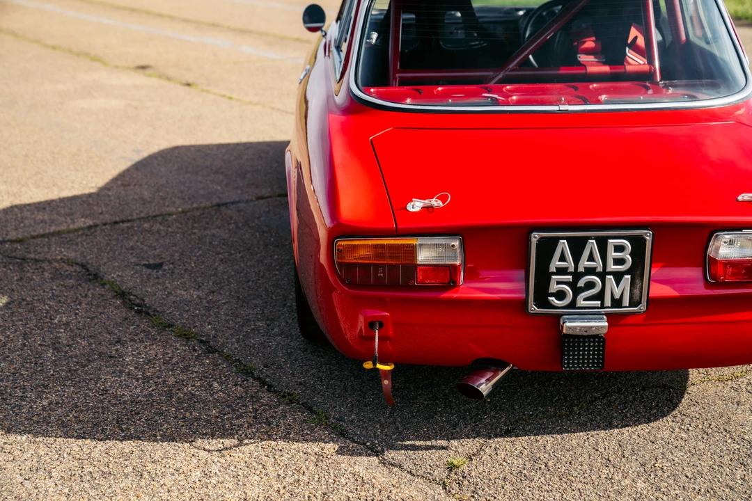 1974 Alfa Romeo 2000 GT Veloce - Image 19 of 31