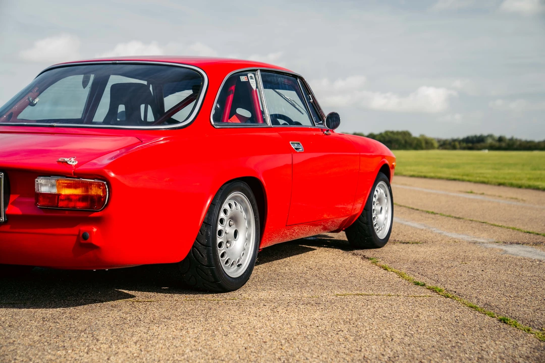 1974 Alfa Romeo 2000 GT Veloce - Image 27 of 31