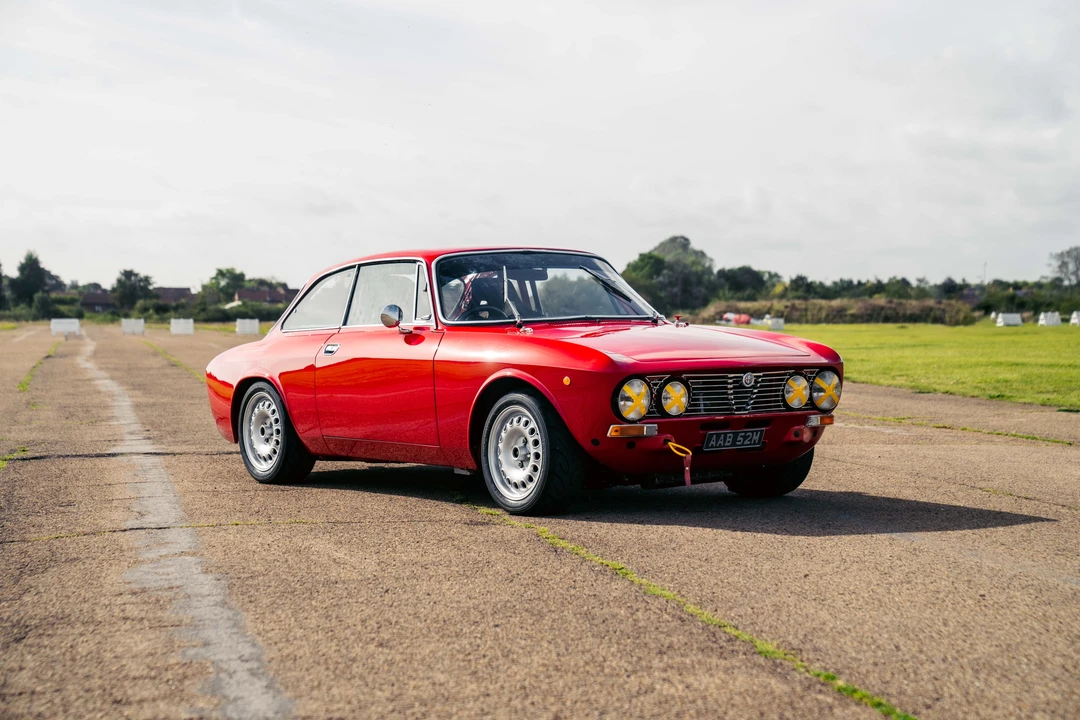 1974 Alfa Romeo 2000 GT Veloce - Image 29 of 31