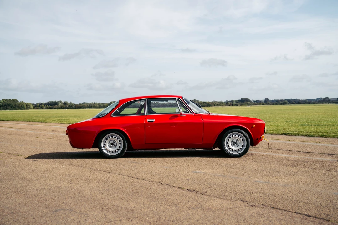 1974 Alfa Romeo 2000 GT Veloce - Image 9 of 31