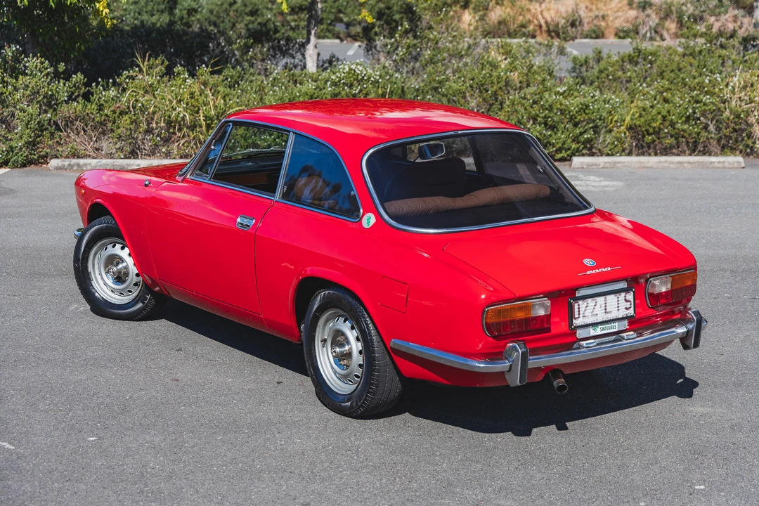 1975 Alfa Romeo 2000 GT Veloce - Image 13 of 31
