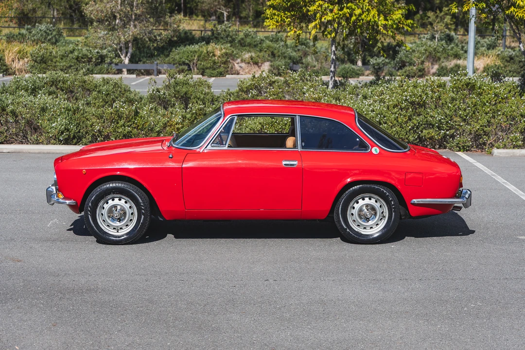 1975 Alfa Romeo 2000 GT Veloce - Image 12 of 31