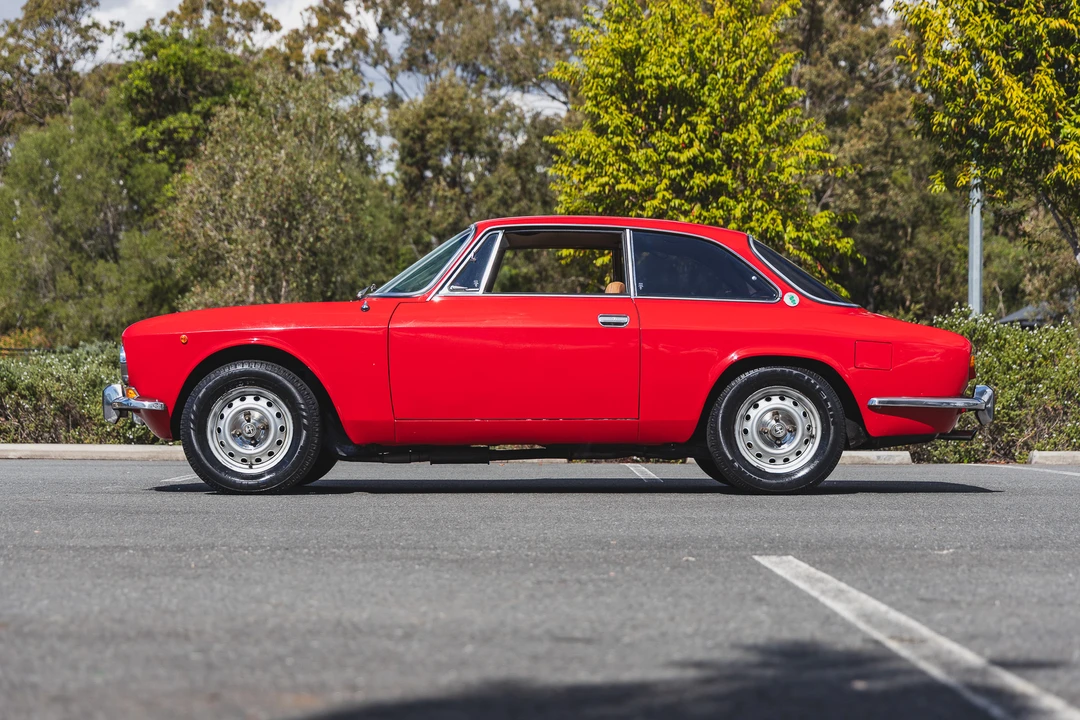 1975 Alfa Romeo 2000 GT Veloce - Image 4 of 31