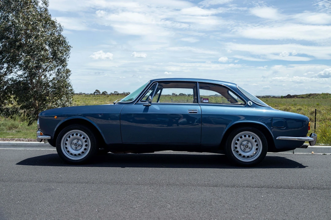 1974 Alfa Romeo 2000 GT Veloce - Image 4 of 31