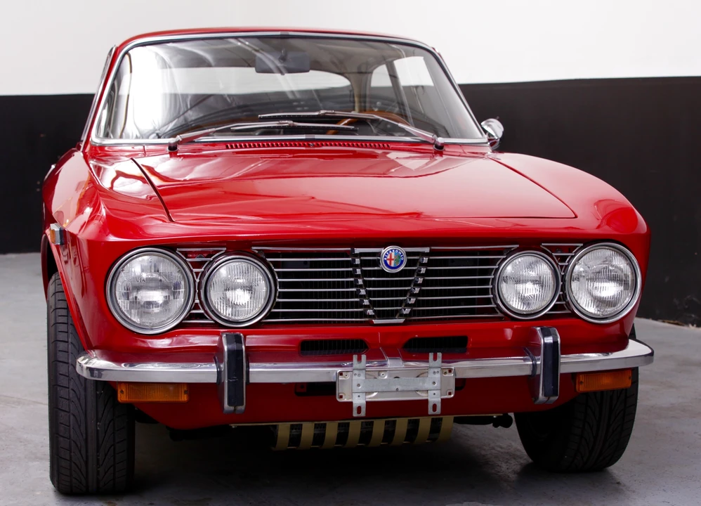 1974 Alfa Romeo 2000 GT Veloce - Image 9 of 31