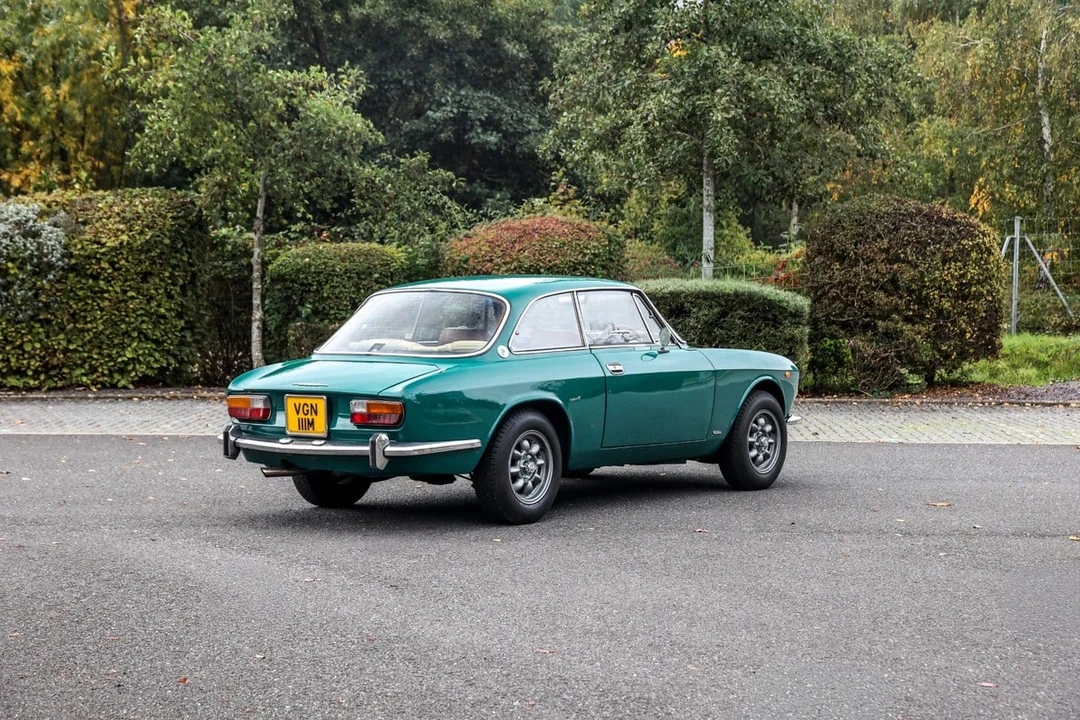 1974 Alfa Romeo 2000 GT Veloce - Image 4 of 30