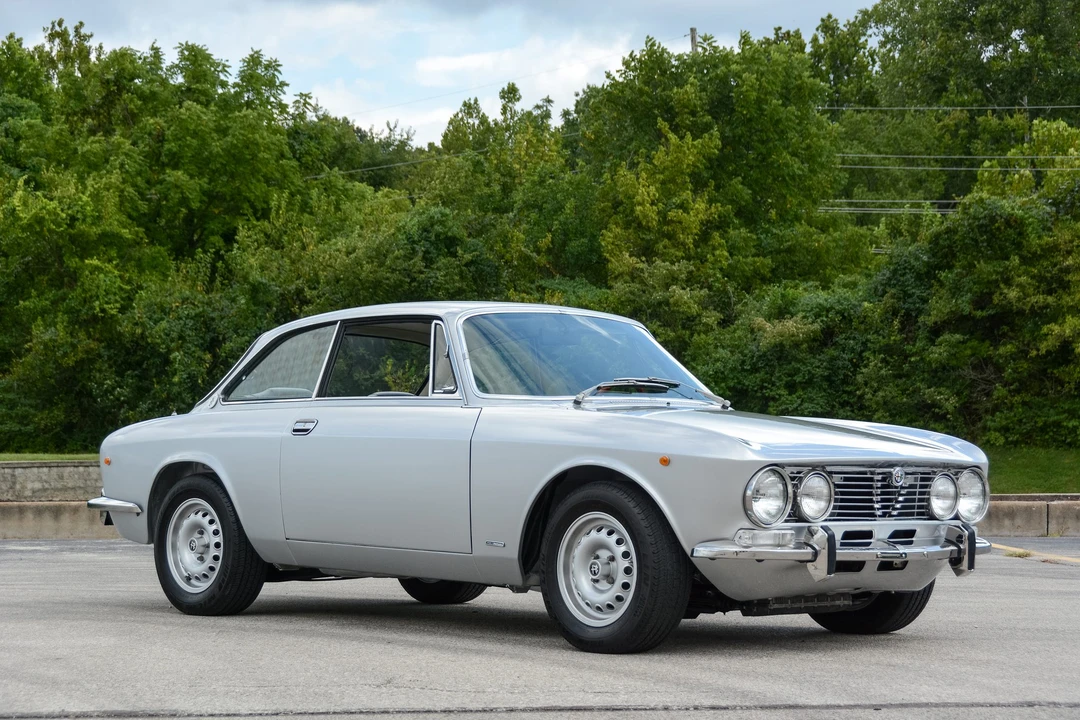 1974 Alfa Romeo 2000 GT Veloce - Image 2 of 31