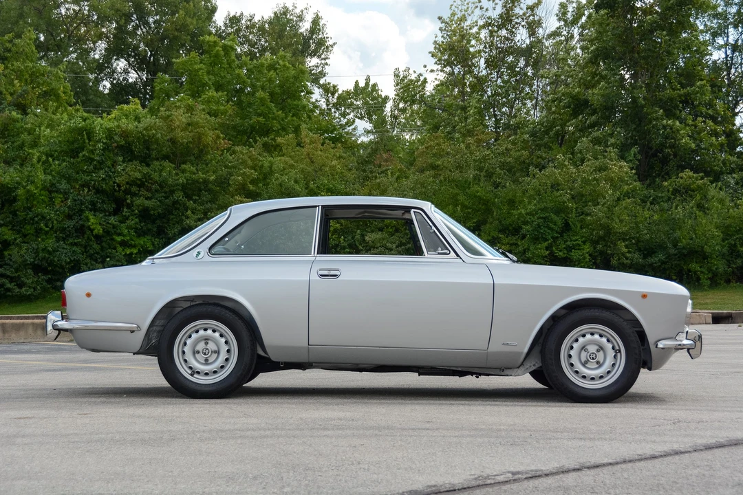 1974 Alfa Romeo 2000 GT Veloce - Image 8 of 31