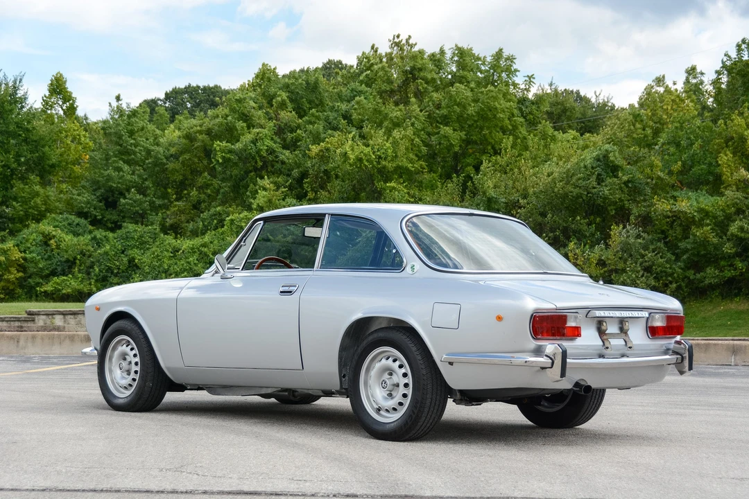1974 Alfa Romeo 2000 GT Veloce - Image 5 of 31