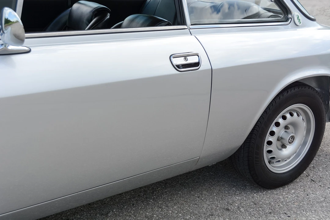 1974 Alfa Romeo 2000 GT Veloce - Image 20 of 31