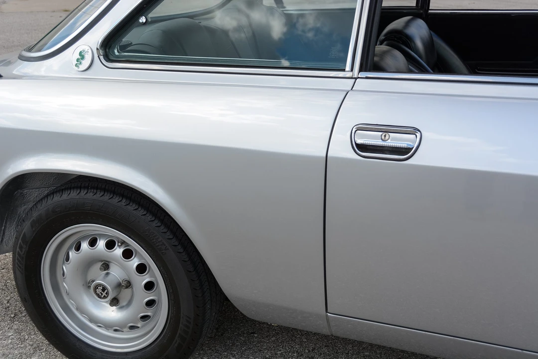 1974 Alfa Romeo 2000 GT Veloce - Image 17 of 31