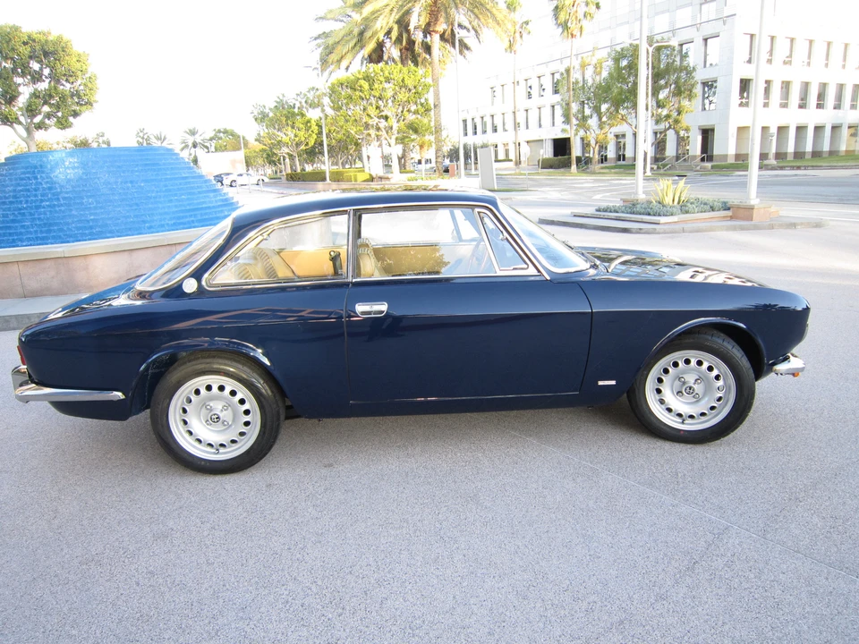 1974 Alfa Romeo 2000 GT Veloce - Image 11 of 31