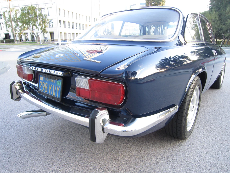 1974 Alfa Romeo 2000 GT Veloce - Image 12 of 31