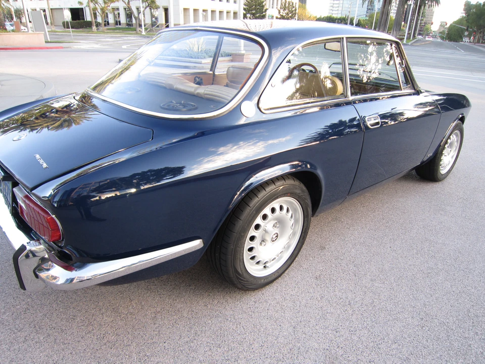 1974 Alfa Romeo 2000 GT Veloce - Image 14 of 31