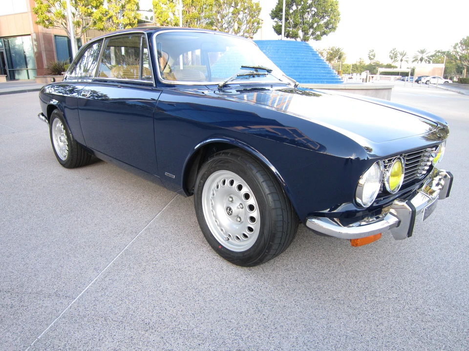 1974 Alfa Romeo 2000 GT Veloce - Image 9 of 31