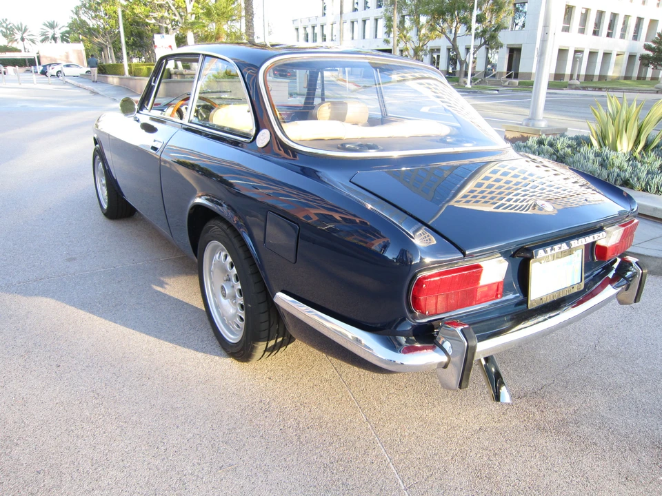 1974 Alfa Romeo 2000 GT Veloce - Image 18 of 31