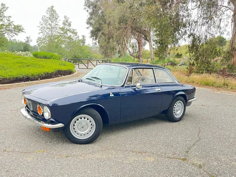 1974 Alfa Romeo GTV 2000
