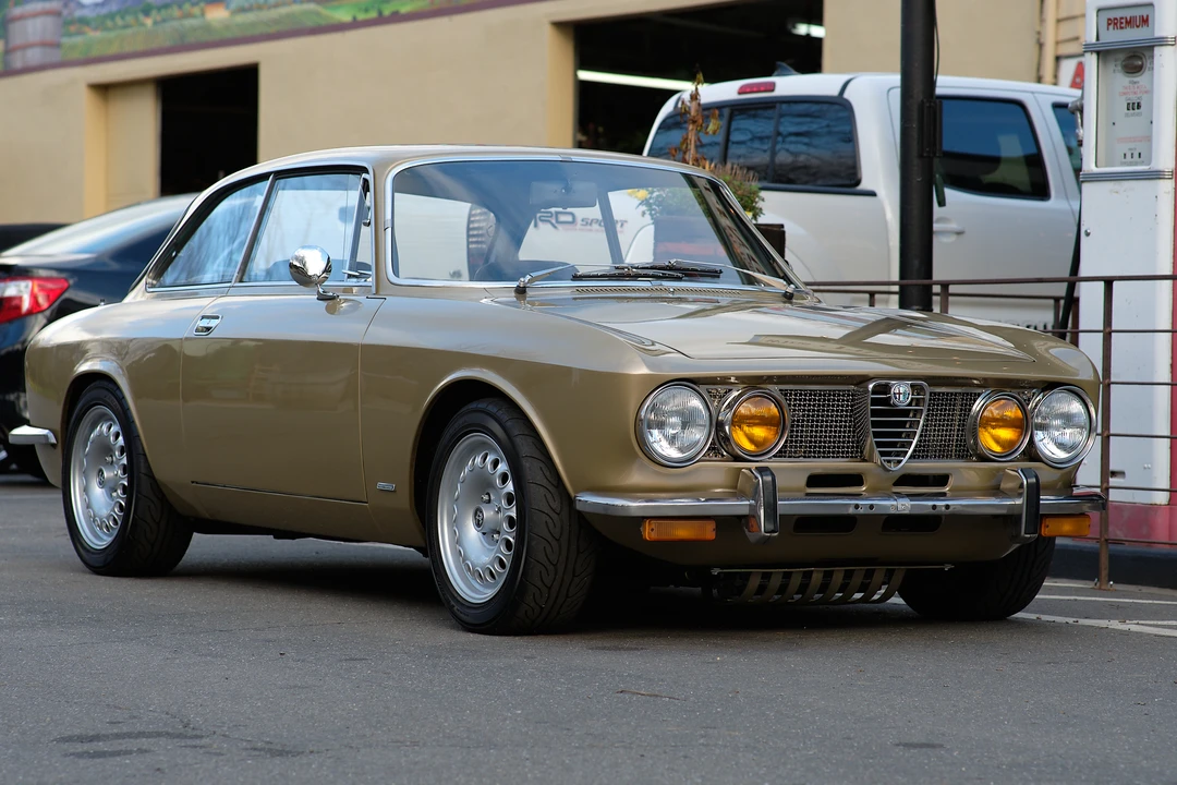 1974 Alfa Romeo 2000 GT Veloce - Image 4 of 31