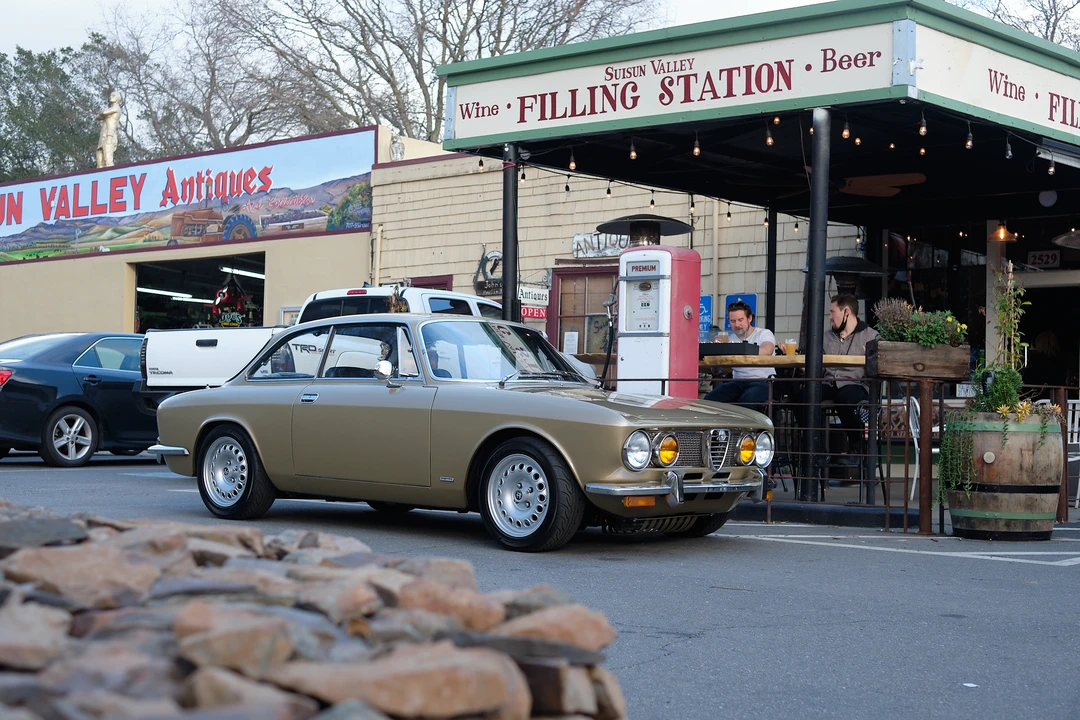1974 Alfa Romeo 2000 GT Veloce - Image 2 of 31