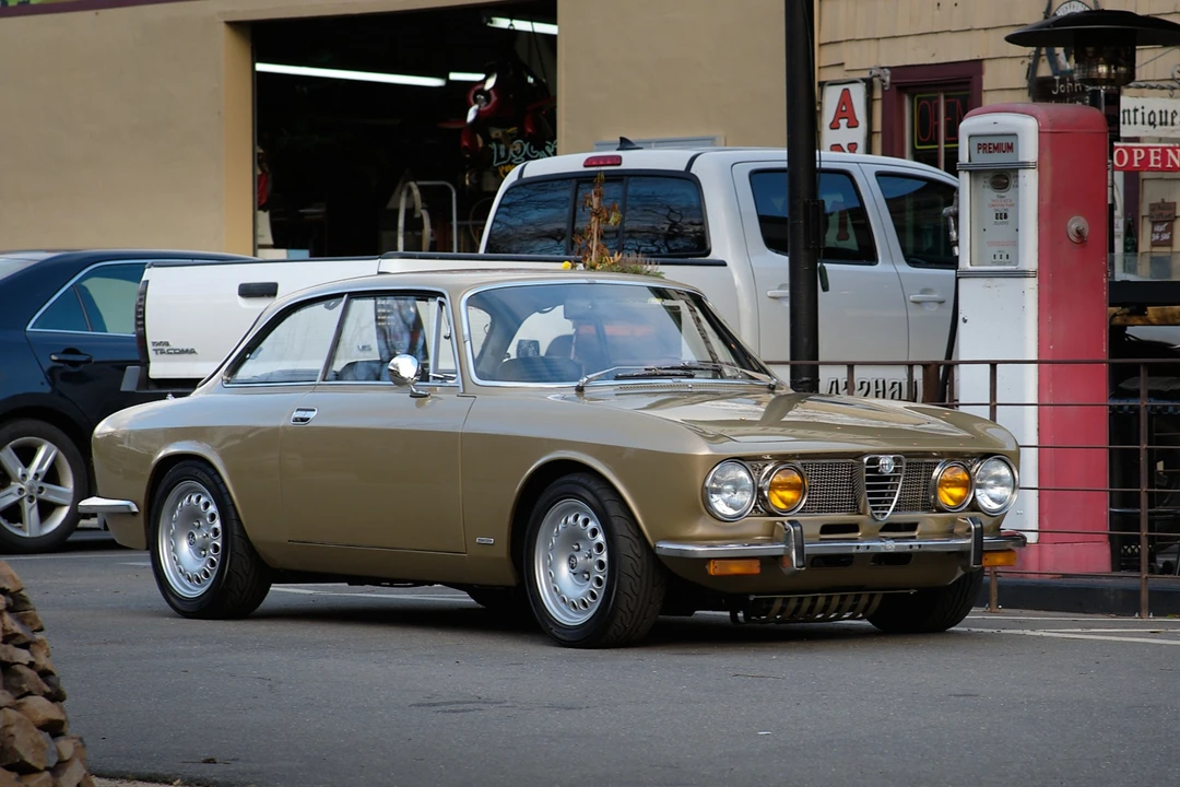 1974 Alfa Romeo 2000 GT Veloce - Image 3 of 31