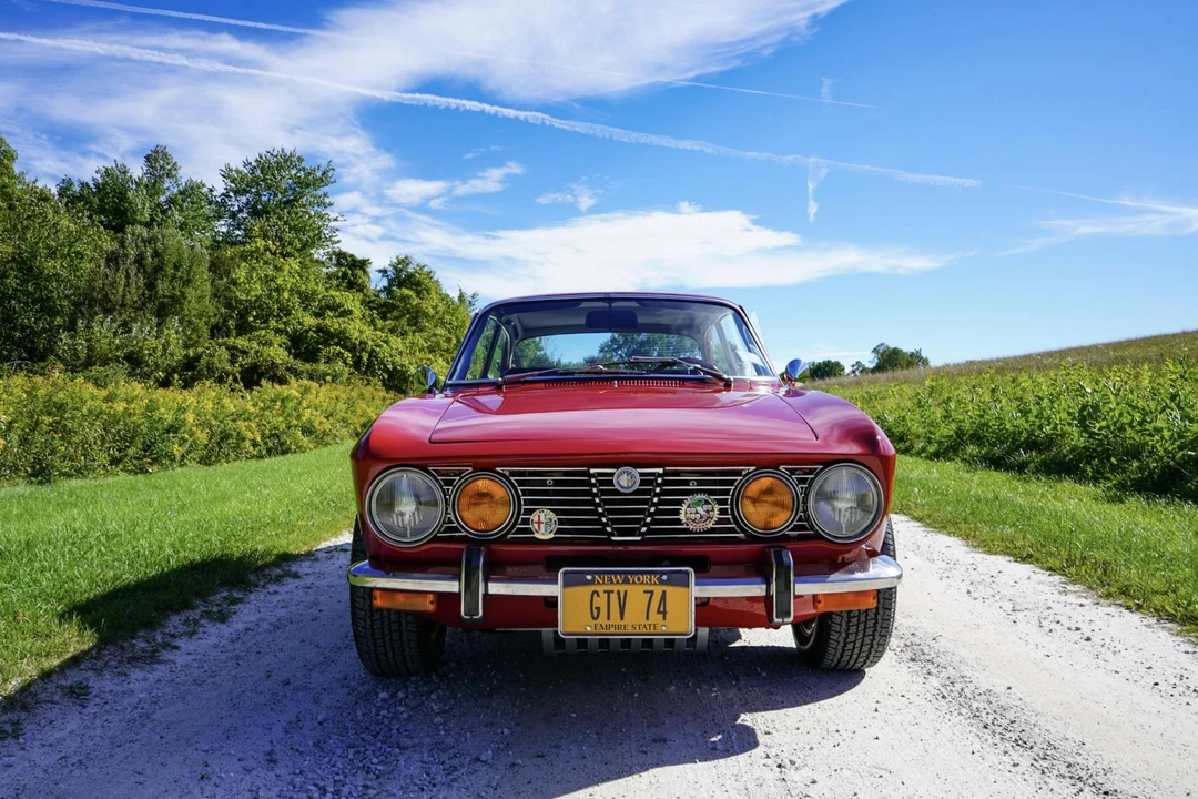 1974 Alfa Romeo 2000 GT Veloce - Image 12 of 31