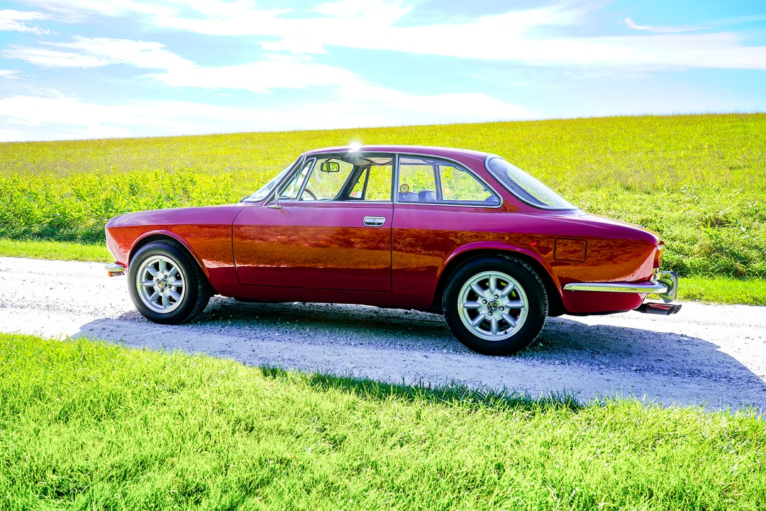 1974 Alfa Romeo 2000 GT Veloce - Image 28 of 31