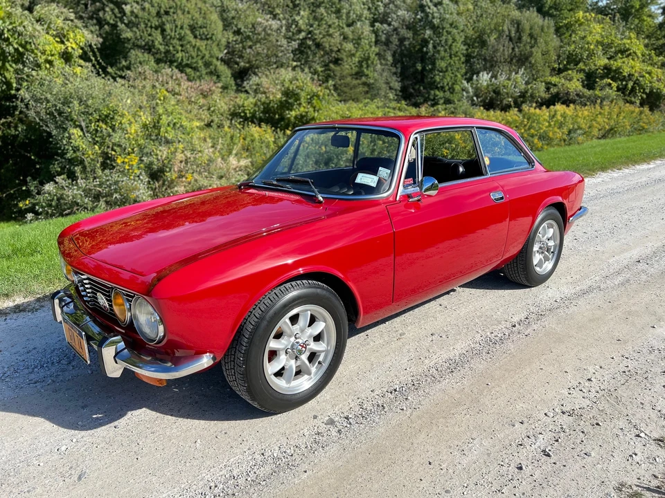 1974 Alfa Romeo 2000 GT Veloce - Image 20 of 31