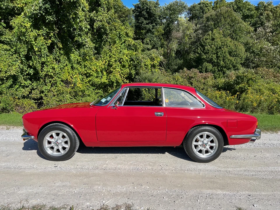 1974 Alfa Romeo 2000 GT Veloce - Image 26 of 31