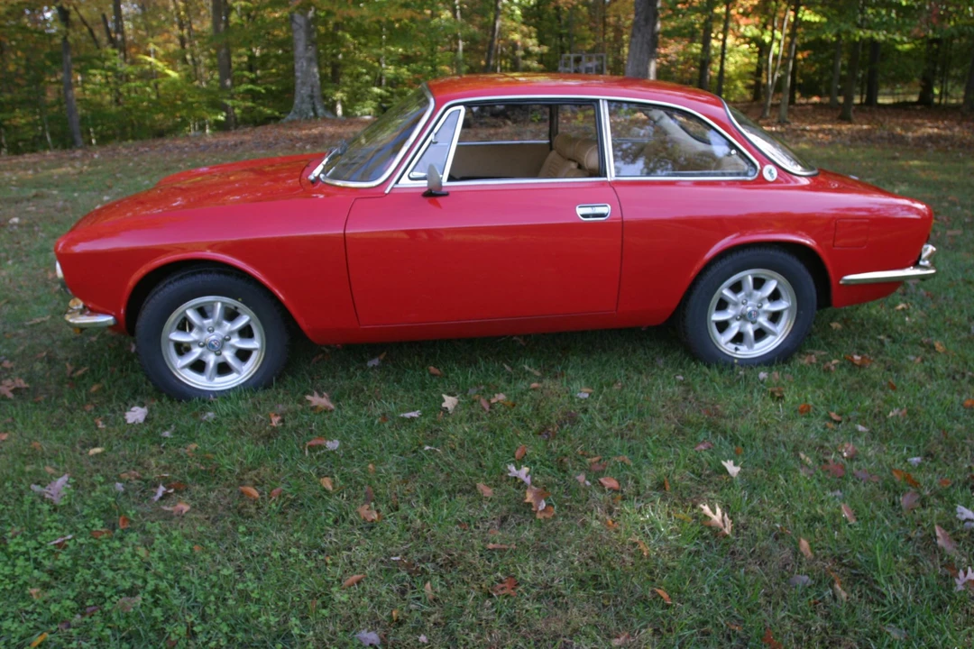 1974 Alfa Romeo 2000 GT Veloce - Image 10 of 31