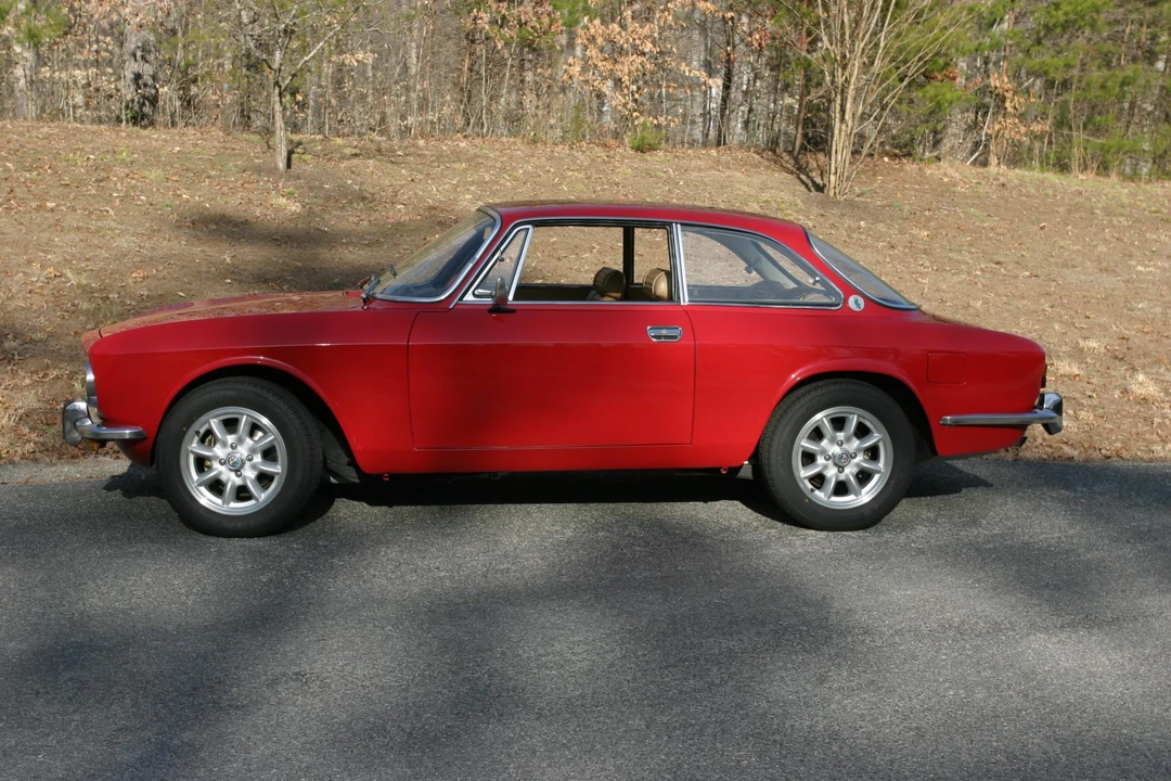 1974 Alfa Romeo 2000 GT Veloce - Image 8 of 31