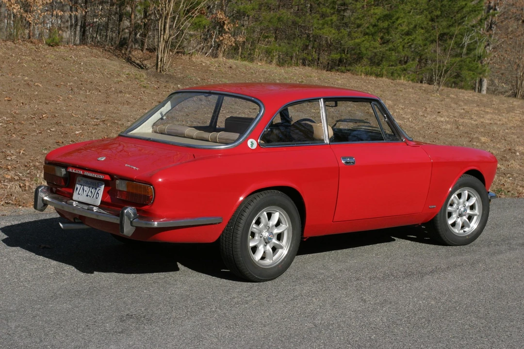 1974 Alfa Romeo 2000 GT Veloce - Image 24 of 31