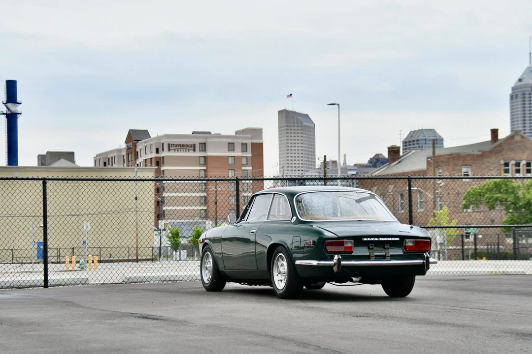 1974 Alfa Romeo 2000 GT Veloce - Image 13 of 31