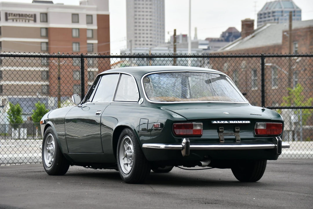1974 Alfa Romeo 2000 GT Veloce - Image 14 of 31