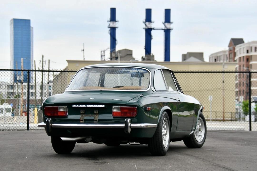 1974 Alfa Romeo 2000 GT Veloce - Image 17 of 31