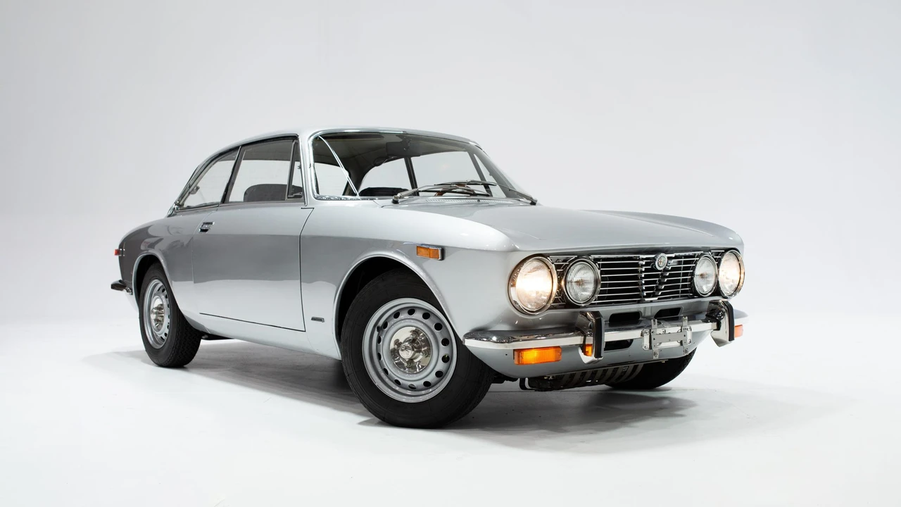 1974 Alfa Romeo 2000 GT Veloce - Image 4 of 31