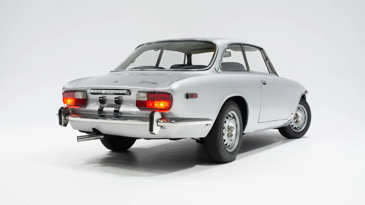 1974 Alfa Romeo 2000 GT Veloce - Image 6 of 31