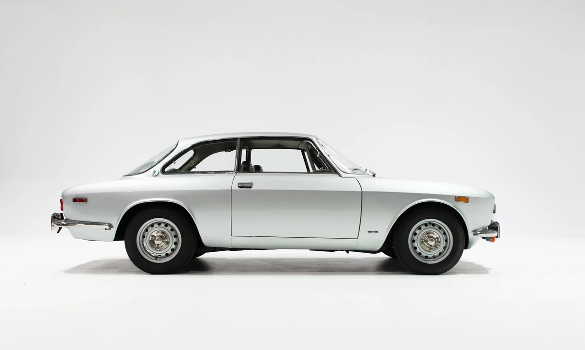 1974 Alfa Romeo 2000 GT Veloce - Image 5 of 31