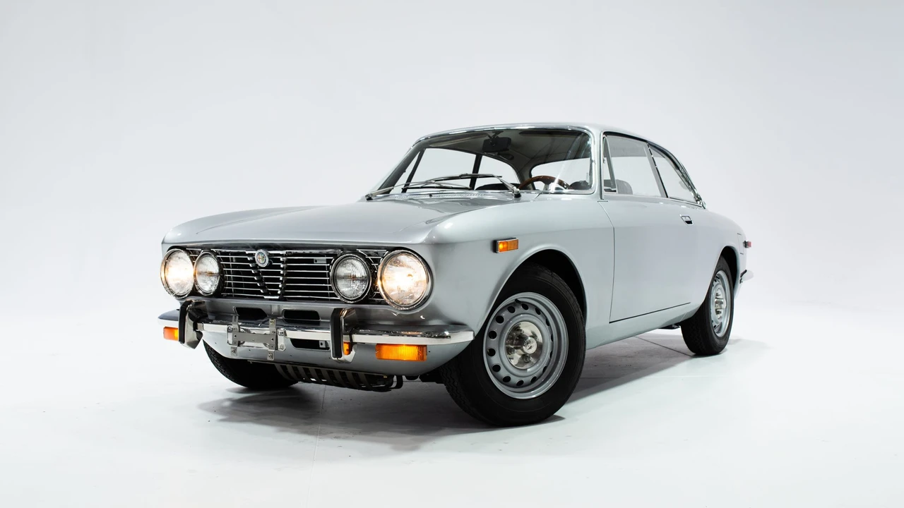1974 Alfa Romeo 2000 GT Veloce - Image 2 of 31