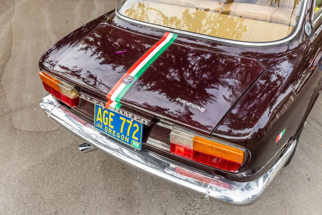 1974 Alfa Romeo 2000 GT Veloce - Image 13 of 31