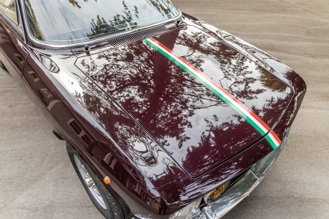 1974 Alfa Romeo 2000 GT Veloce - Image 14 of 31
