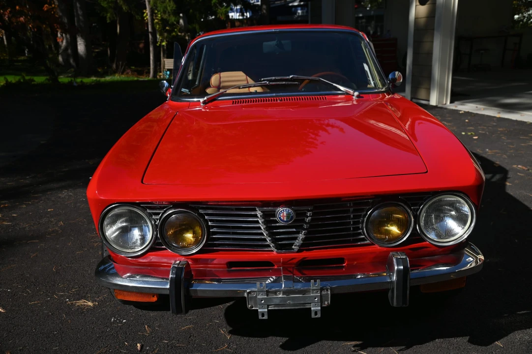 1974 Alfa Romeo 2000 GT Veloce - Image 4 of 31