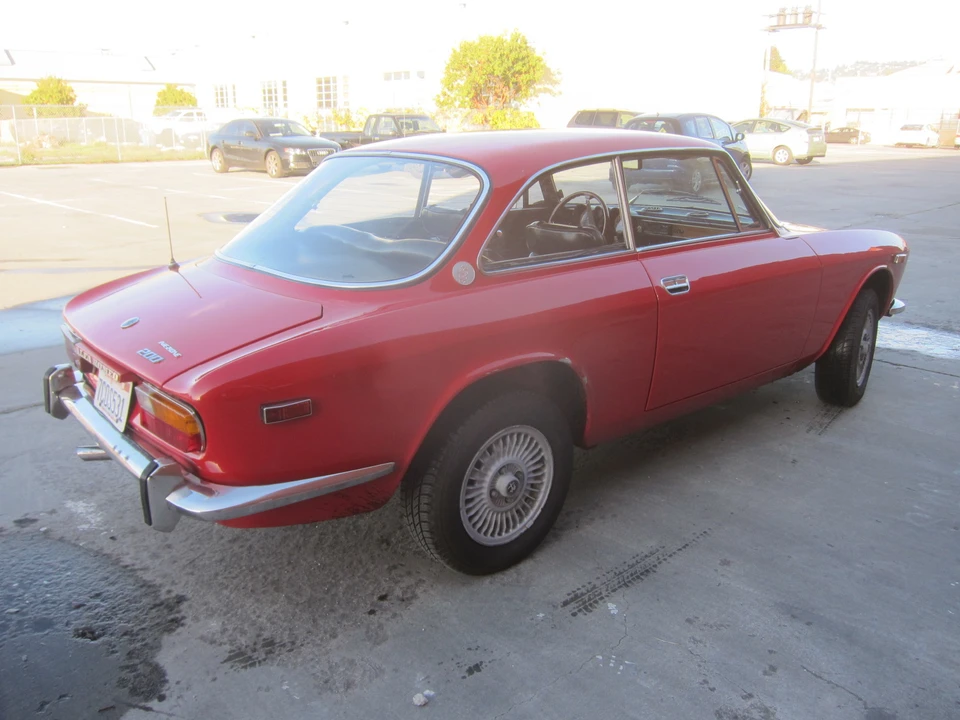 1974 Alfa Romeo 2000 GT Veloce - Image 7 of 31